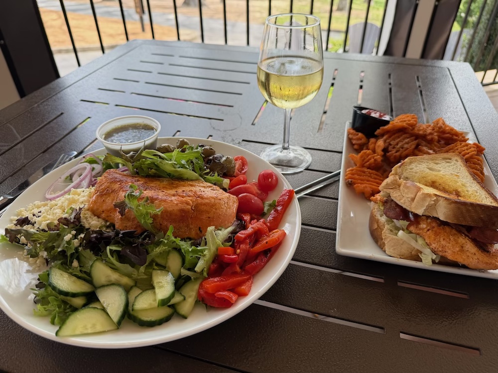 lunch at Sarazen's Bar and grille.