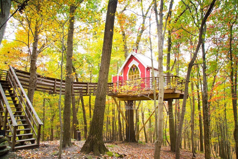 Litte Red Treehouse at Mohicans Treehouse Resort