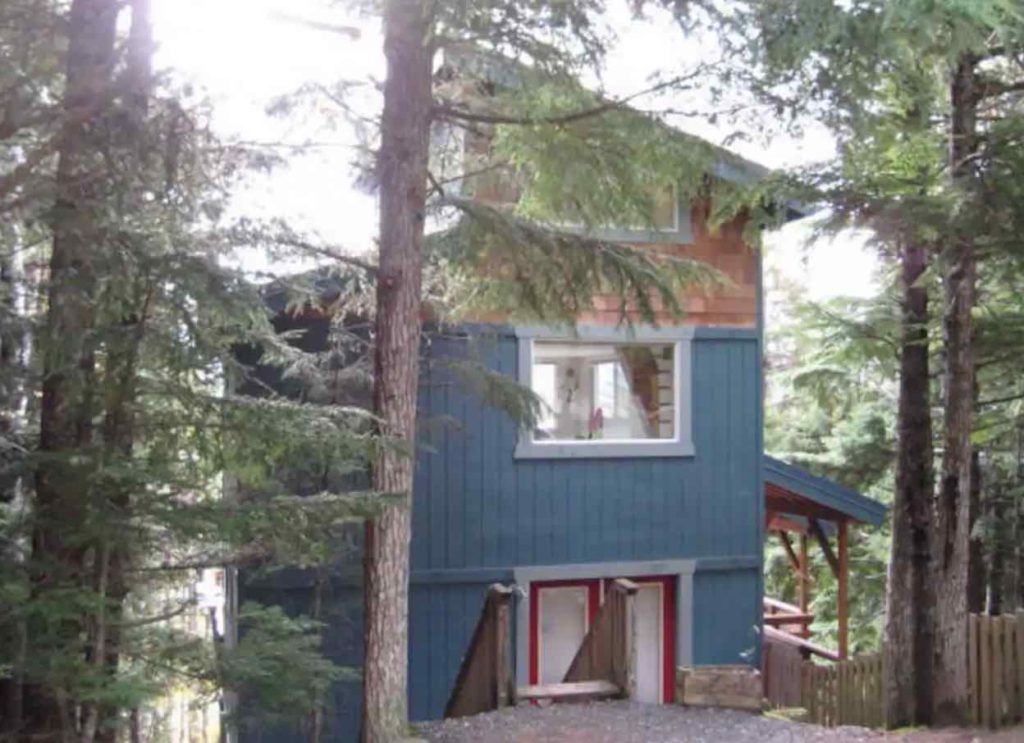 airbnb cabin in Haines Alaska
