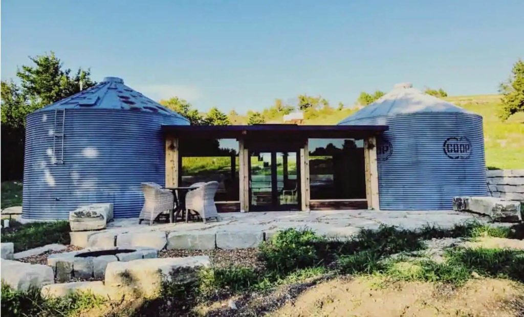 airbnb silo cabin in Kansas