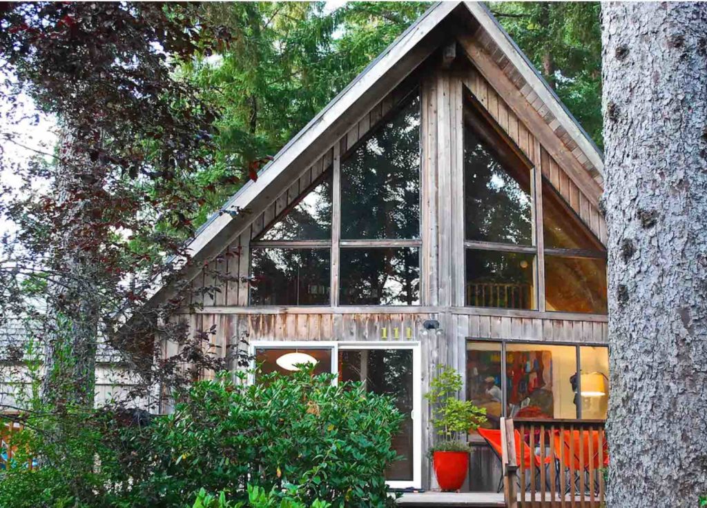 airbnb rental cabin in Oregon