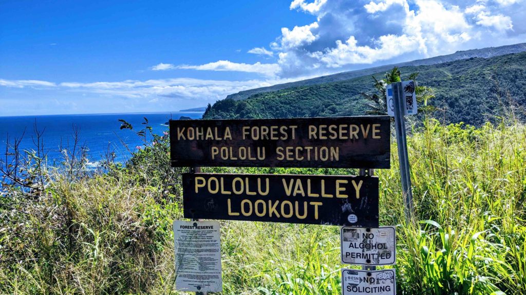 sign for Pololu Valley Lookout