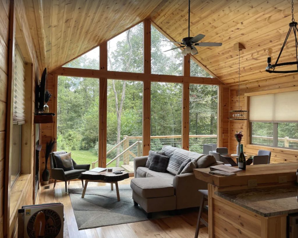 living room of Fern Haven cabin