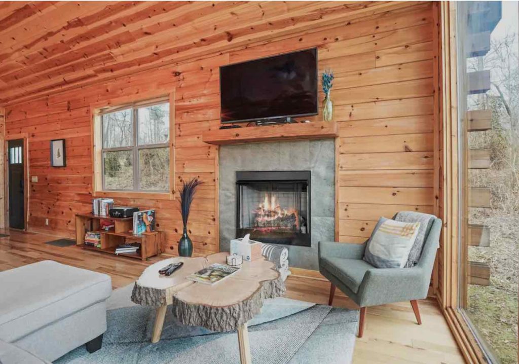 living room of Fern Haven cabin in Hocking Hills