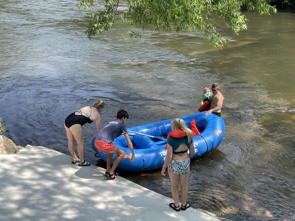 rafters on the Toccoa River