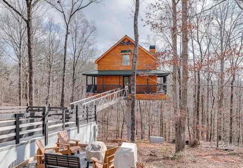 Skys the limit, one of many treehouse rentals in georgia