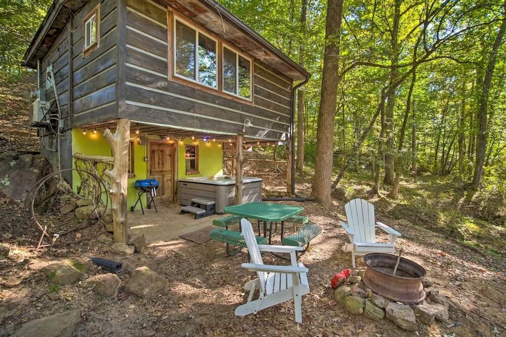 treehouse cabin in summerville, georgia